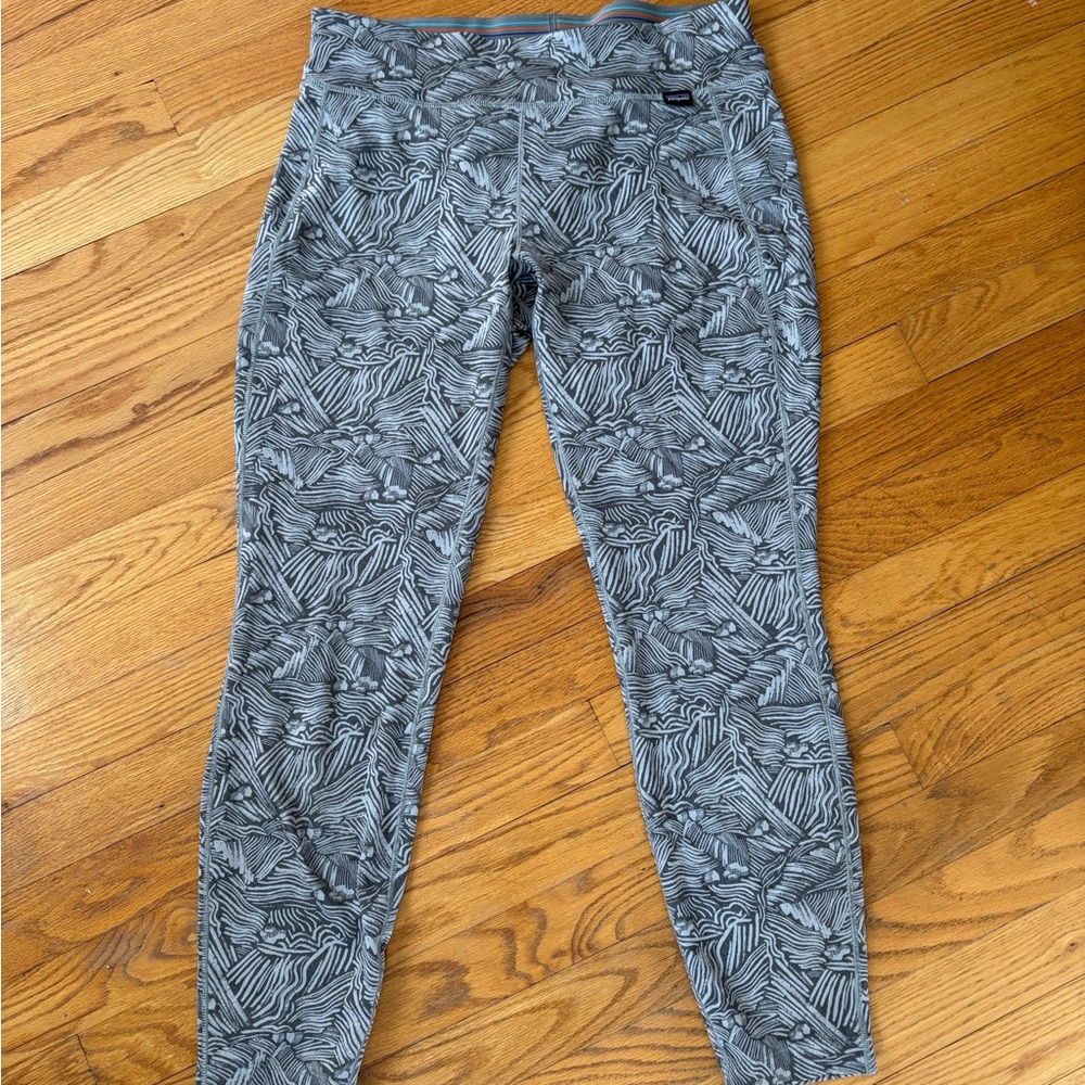 Patagonia Women’s Capline Midweight Baselayer for cool to cold